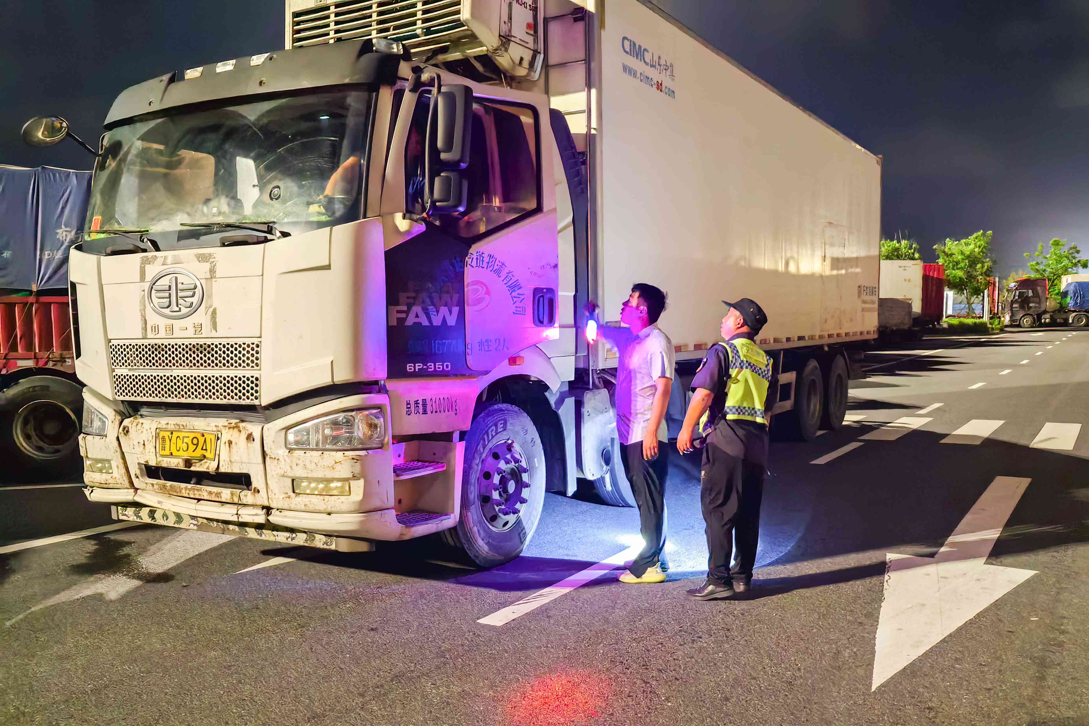 公路服务公司3.jpg 公路服务公司3.jpg
