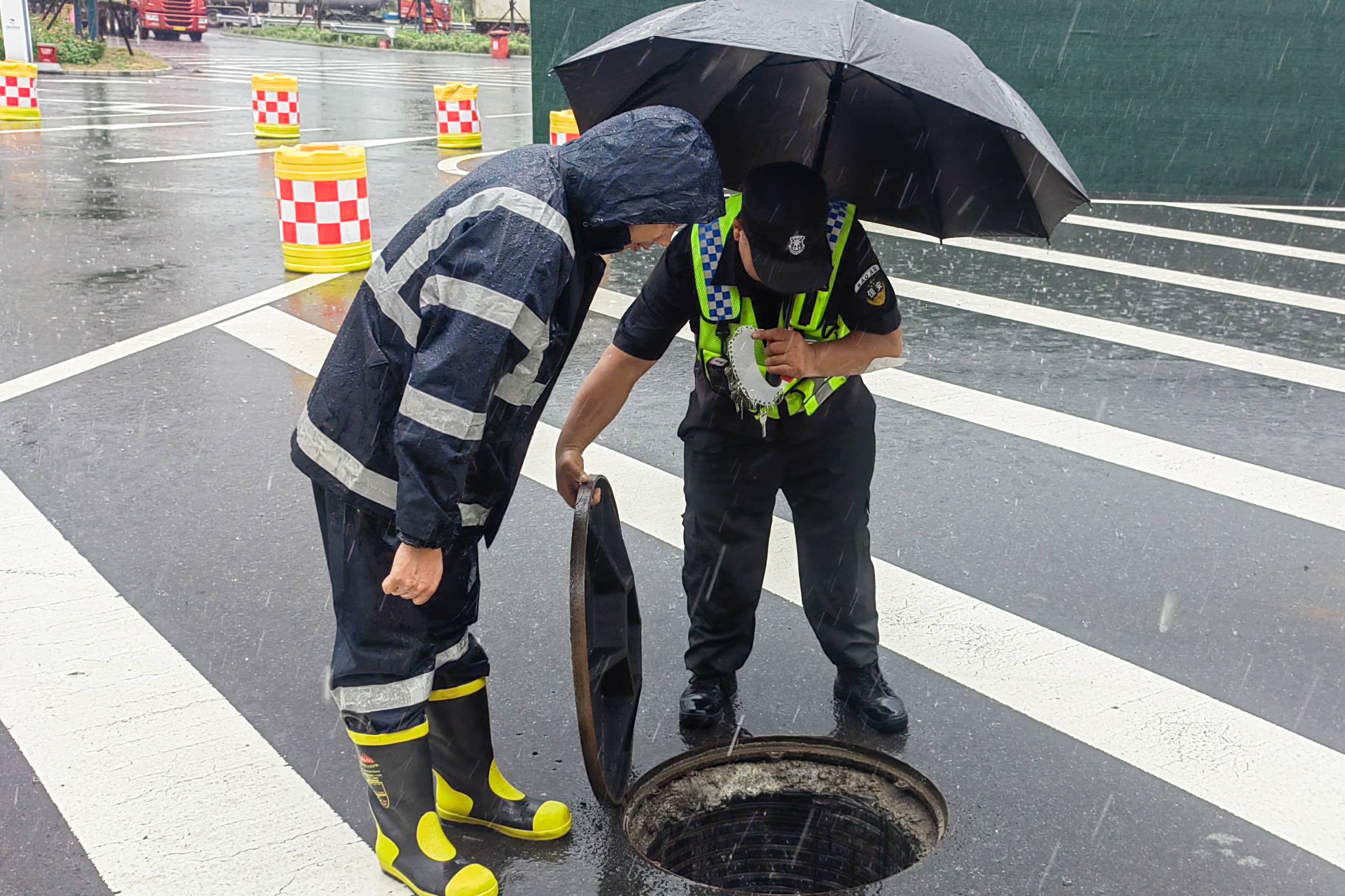 公路服务公司4.jpg 公路服务公司4.jpg